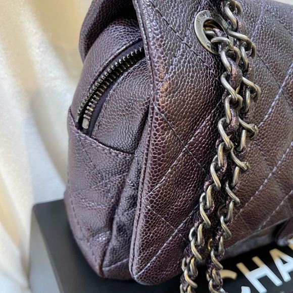 ❌SOLD❌💯Authentic Chanel XL Flap Iridescent Caviar - Picture 4 of 16
